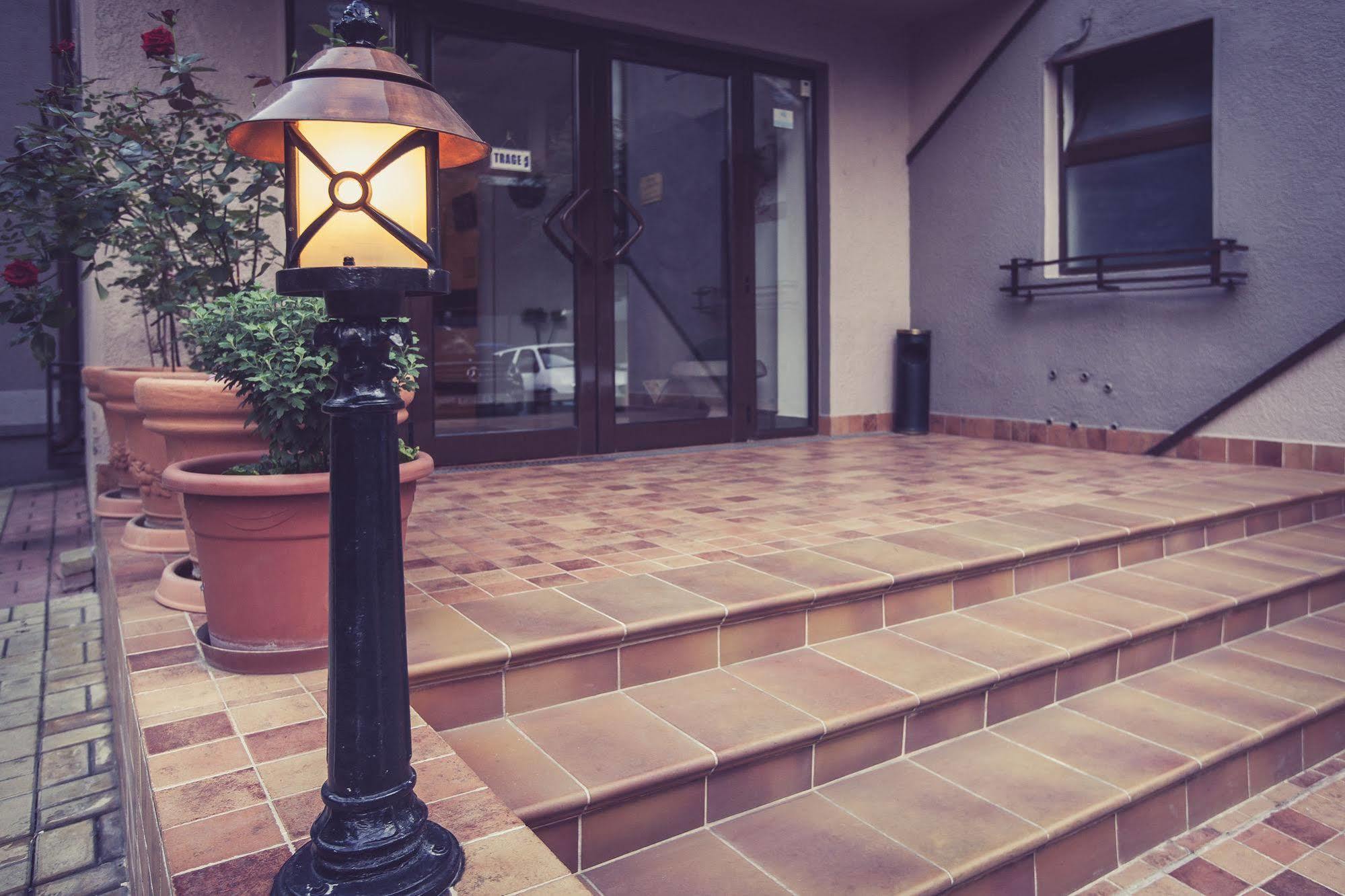 Hotel Nelisse Bucareste Exterior foto